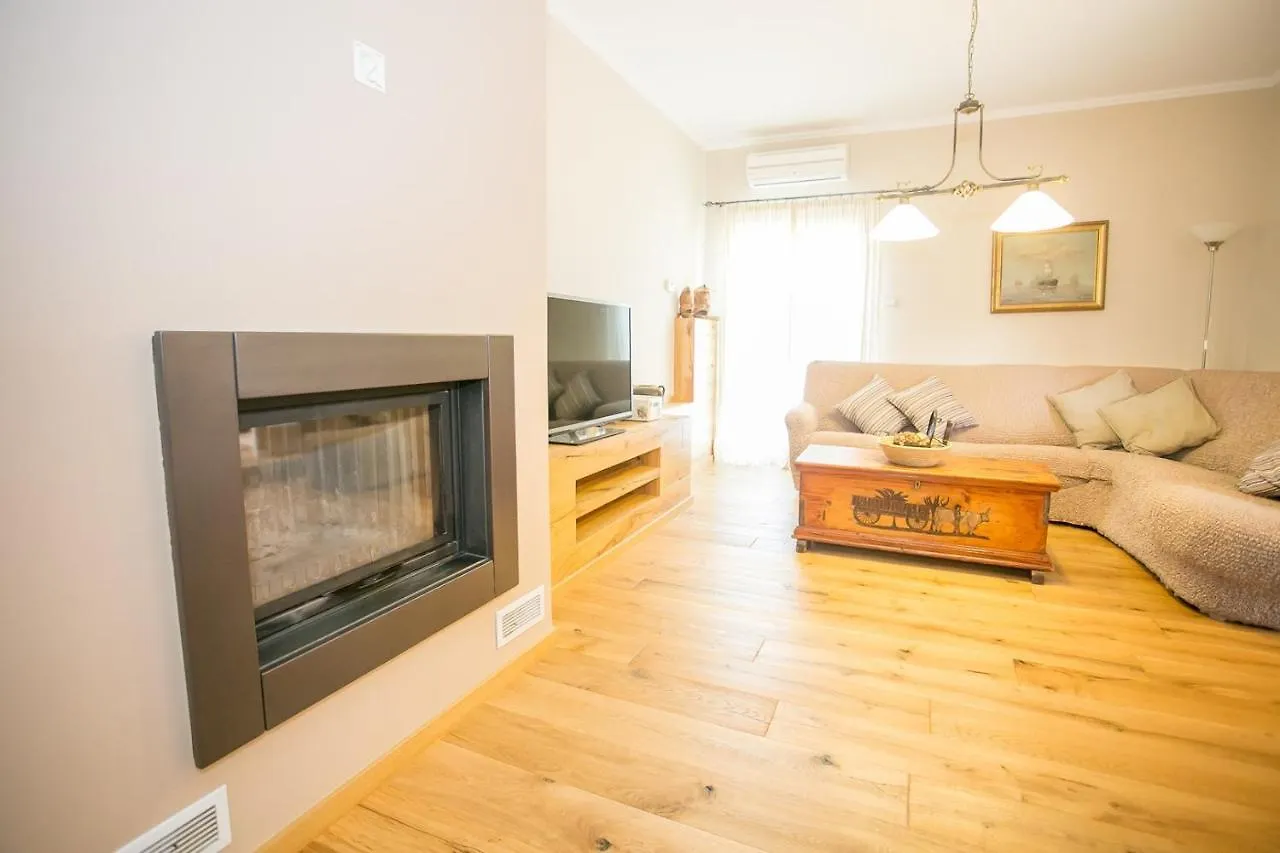 Comfortable Villa Marinela With Pool And Garden Tar-Vabriga Croatie