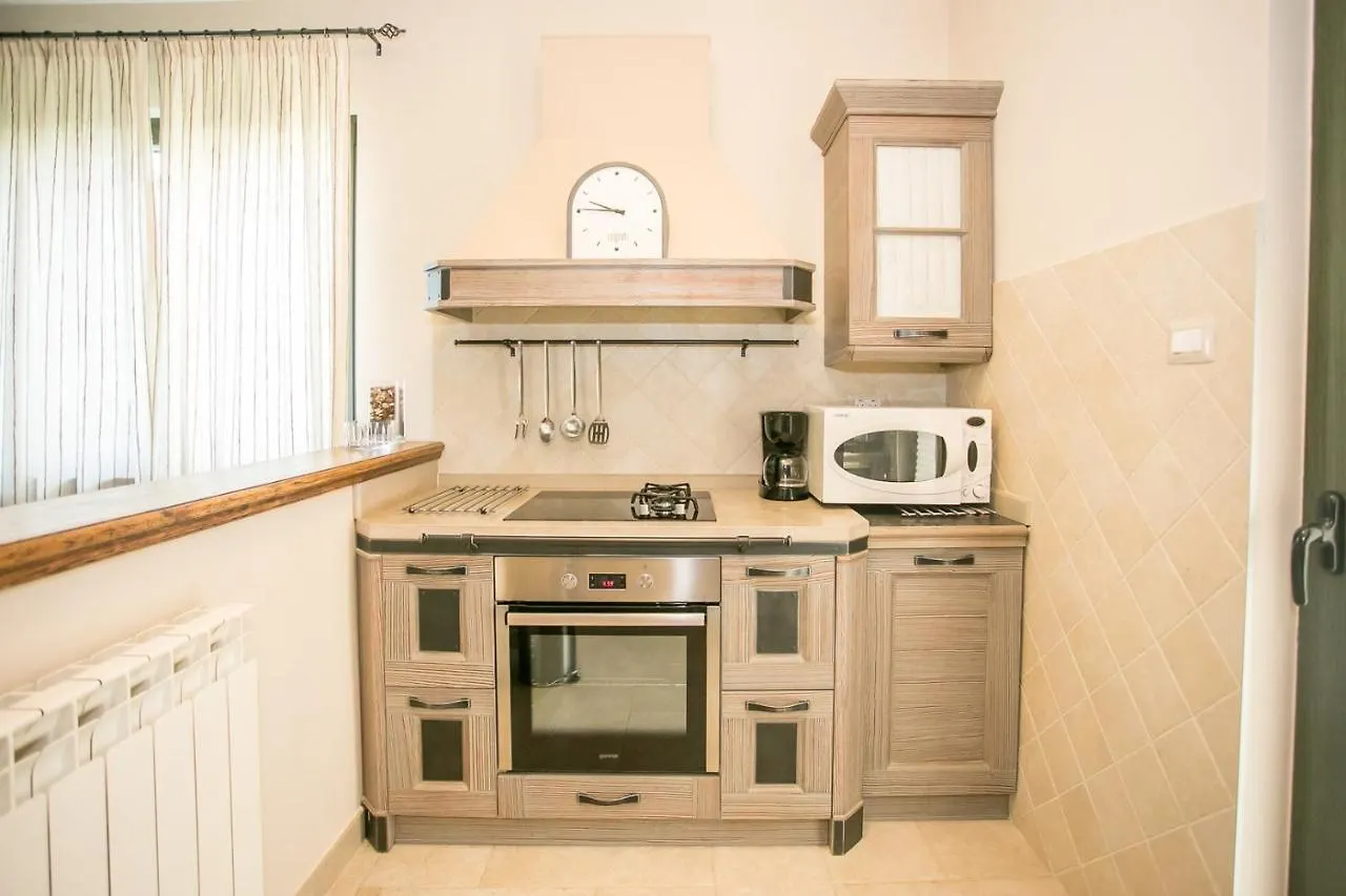 Comfortable Villa Marinela With Pool And Garden Tar-Vabriga